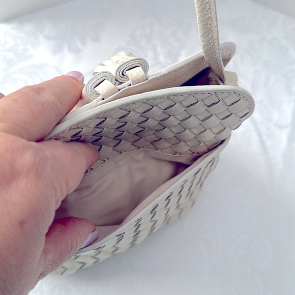 NWT Chico’s Woven leather crossbody bag Alabaster off white - Picture 6 of 15